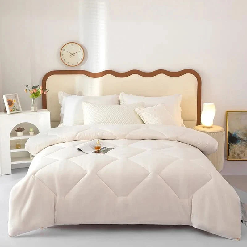 Cozy and Durable Blanket Made from Soft Fabric for All-Year Comfort