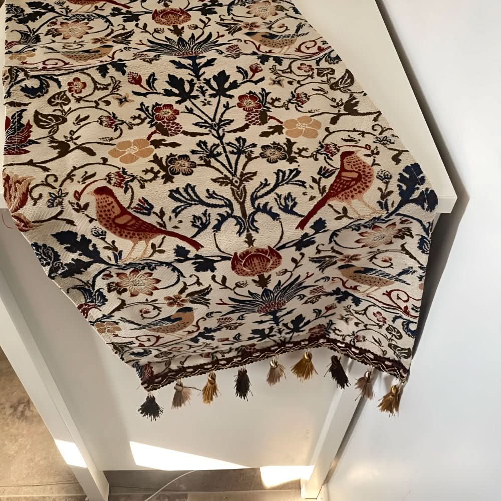 Rustic Charm Table Runner Featuring Nature-Inspired Design