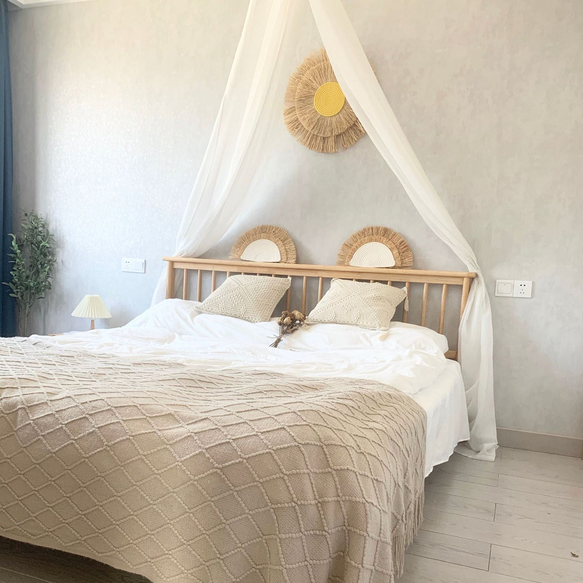Charming Sun and Moon Wall Decor in Natural Tones