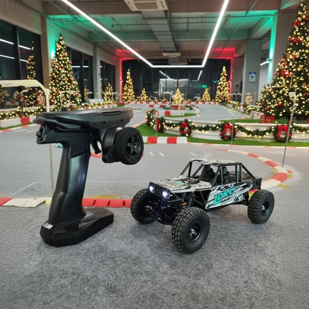 TrailMaster 1:18 Scale 4WD Off-Road Remote Control Vehicle