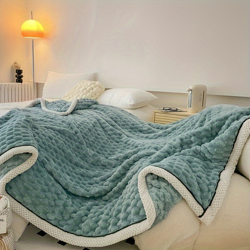 Lightweight Microfiber Blanket with Elegant Stripes - Cozy Travel Comfort