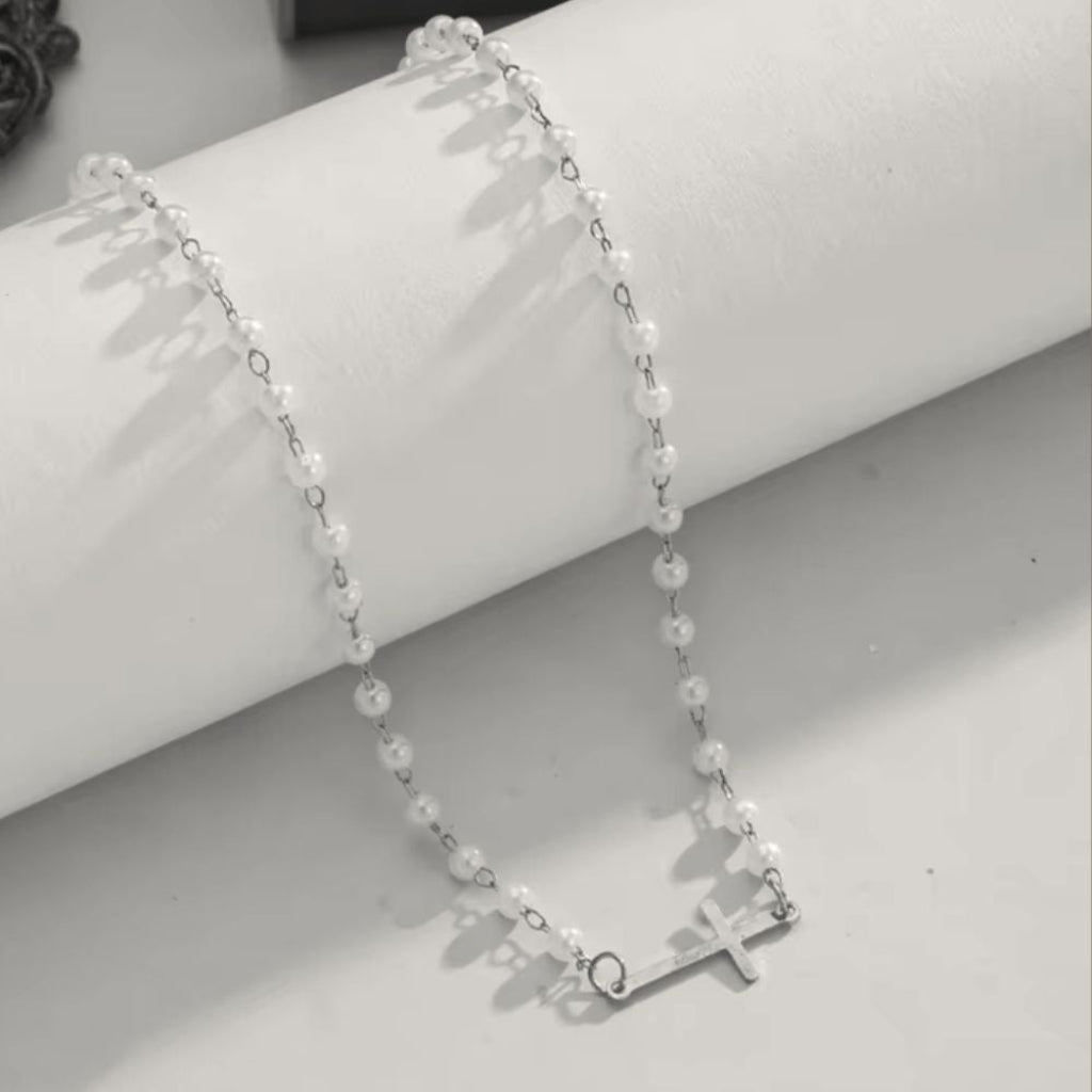 Elegant Waterproof Gold Necklace Crafted in Stainless Steel
