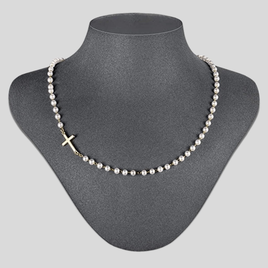 Elegant Waterproof Gold Necklace Crafted in Stainless Steel