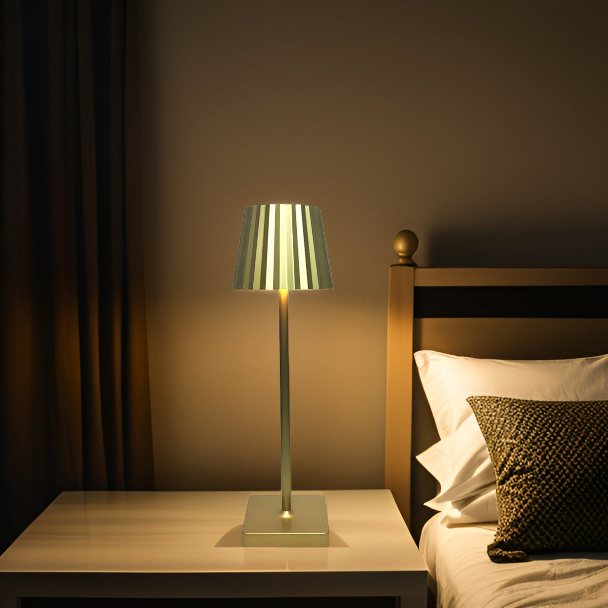 Cordless Touch-Control Table Lamp – Stylish, Battery-Powered Lighting