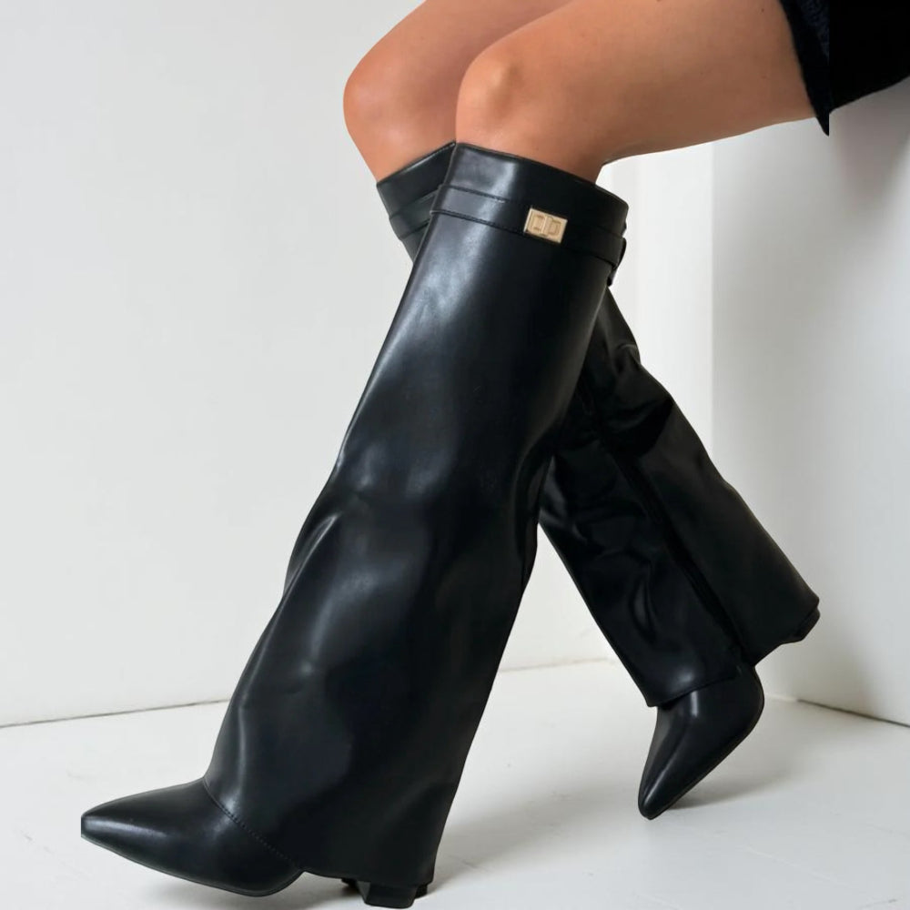 Chic Knee-High Boots with Elegant Pointed Toe Design
