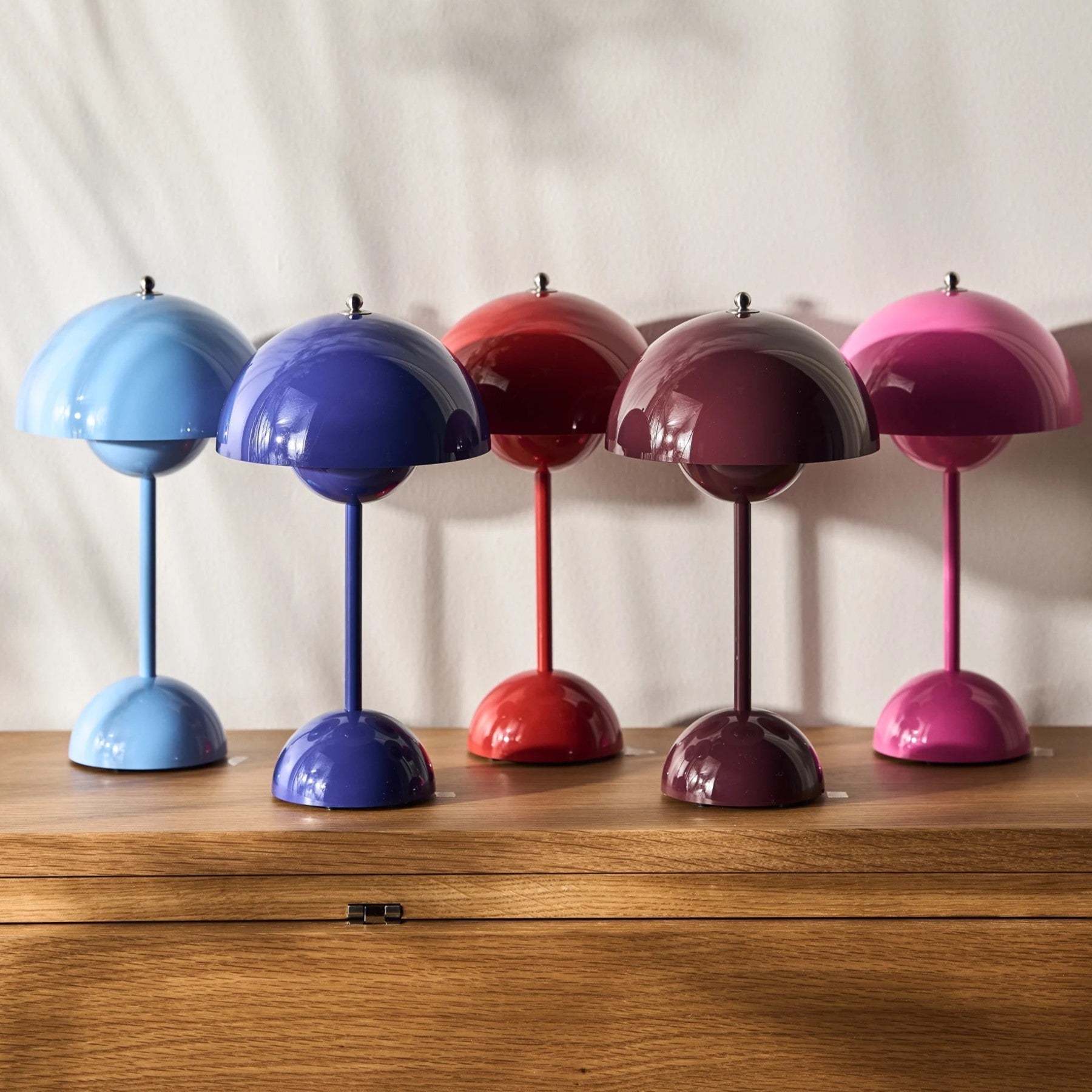Adjustable Wireless, Dimmable LED Table Lamp