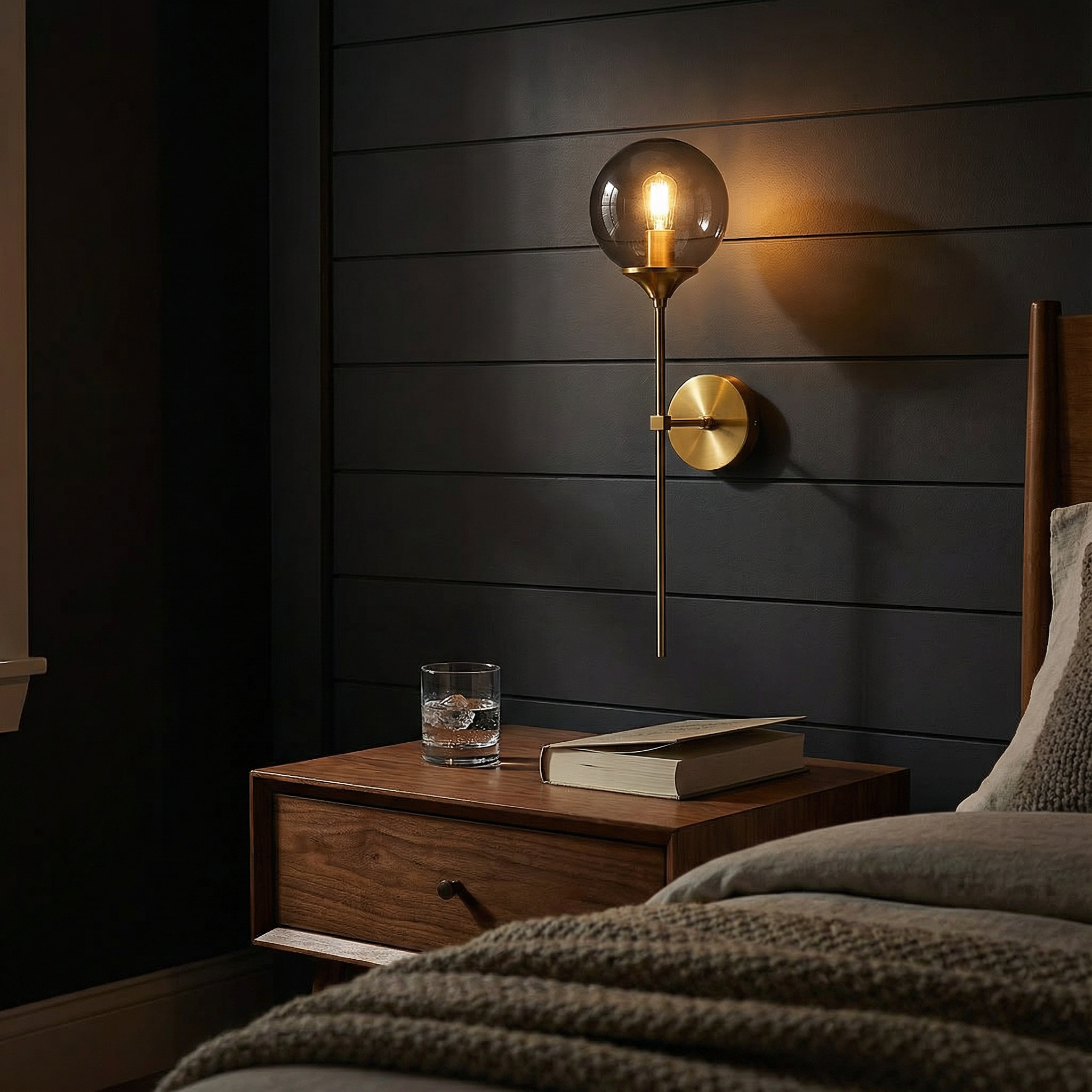 Serene Aura Wall Light Fixture, Sleek Modern Design