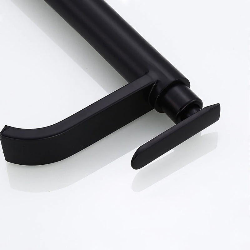 Tuckhub — Single-Handle Matte Black Bathroom Faucet with Durable Build