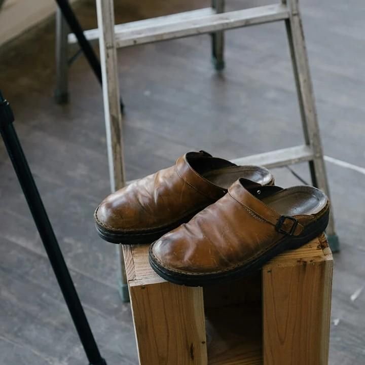 ComfortStep Men's Leather Slippers with Supportive Design