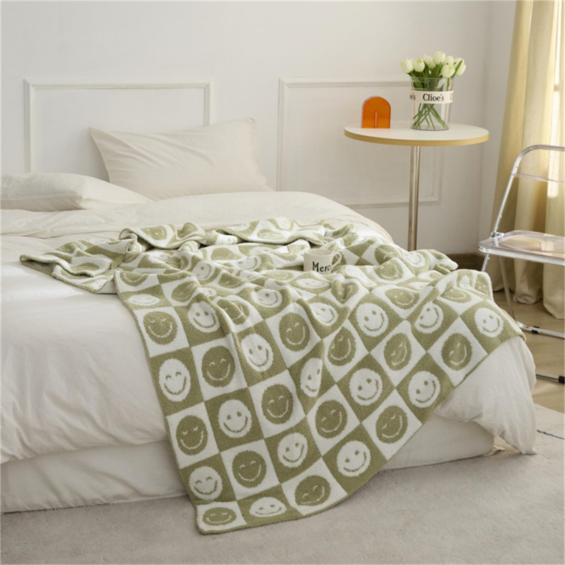 Smiley Face Blanket | Eye-Catching Design | Cozy and Warm Comfort | Polyester