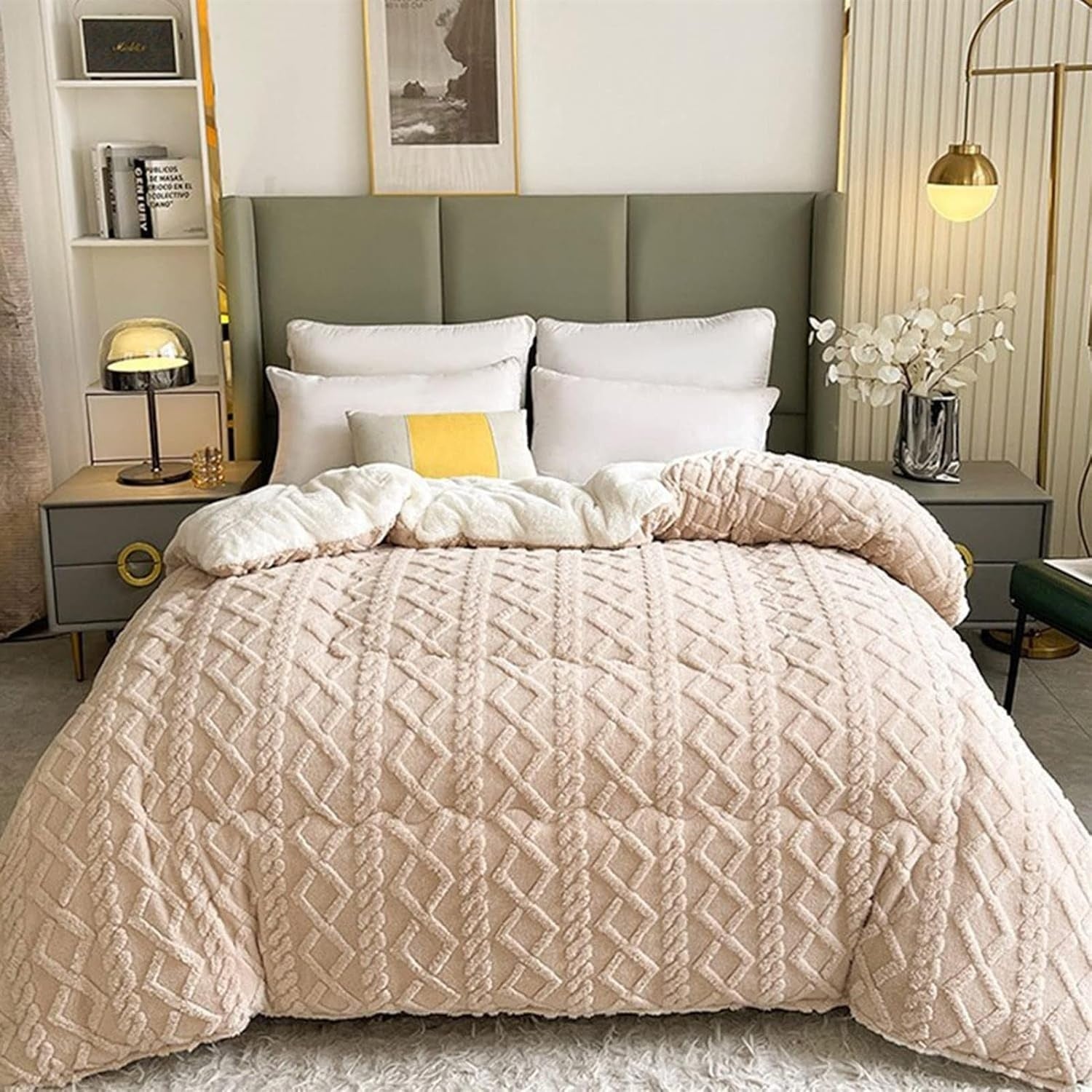 Thick Snuggle Taavita Blanket - Cozy Up in Winter Warmth!