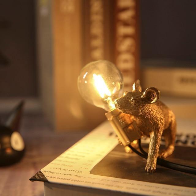 Veroa — Decorative Accent Lamp with Warm, Cozy Illumination