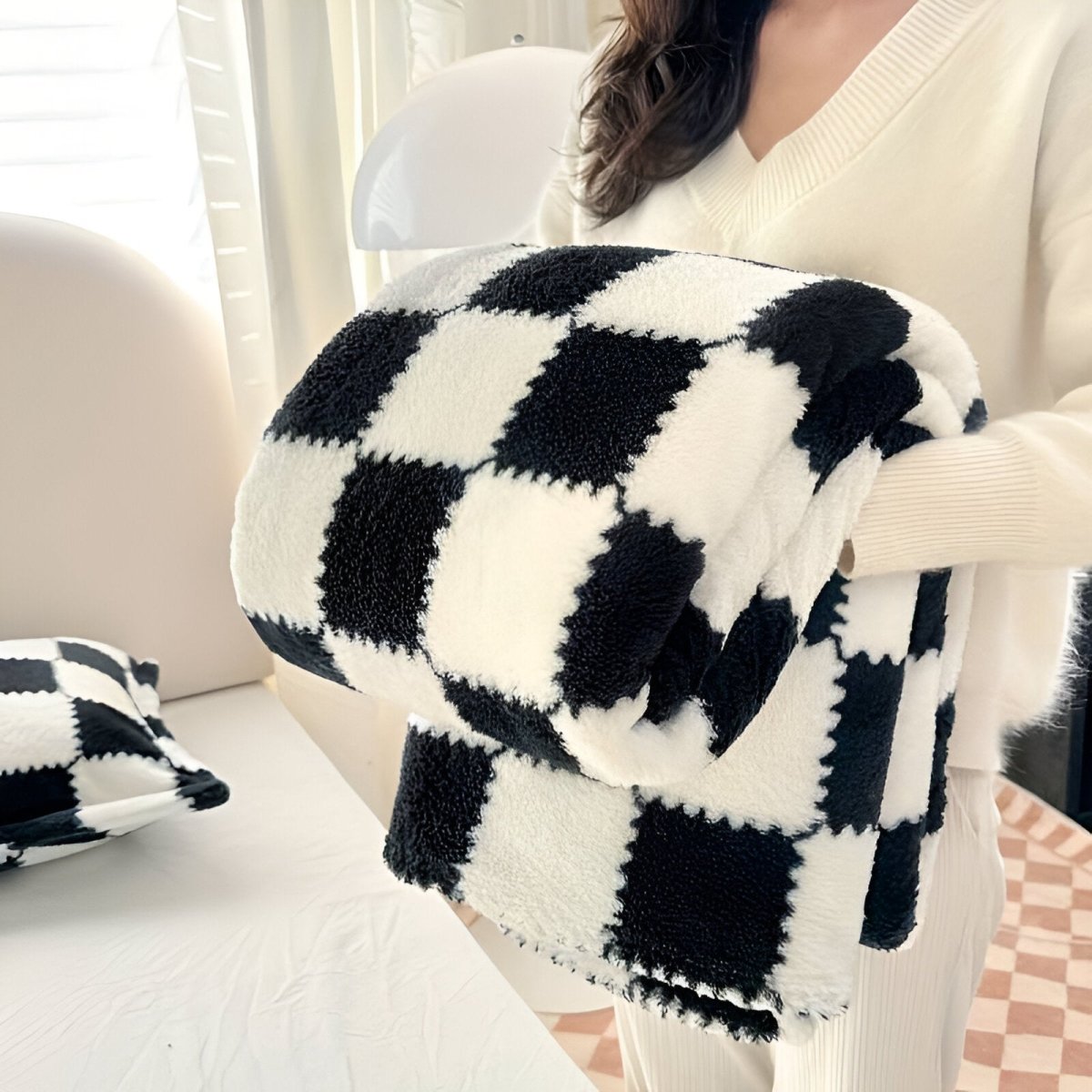 Plaid Fleece Blanket | Soft Cozy | All-Season Warmth | Polyester