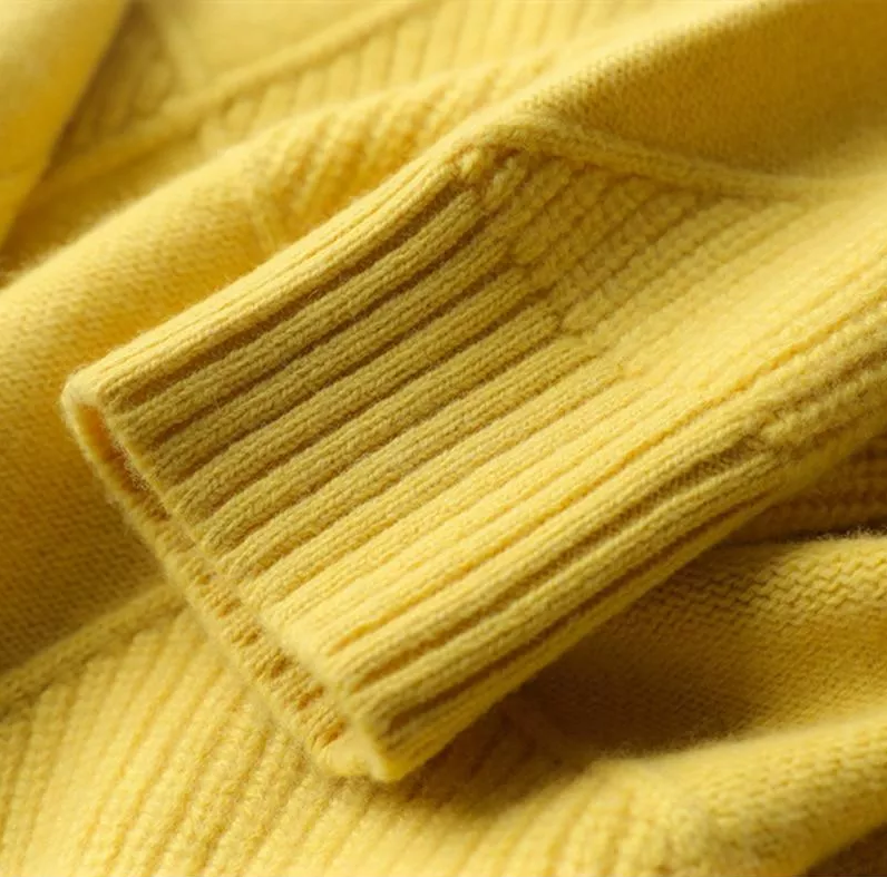 Women’s Oversized Knit Turtleneck Sweater | Loose Cashmere & Wool Blend | Hand-Cut Craftsmanship | Comfortable Fit