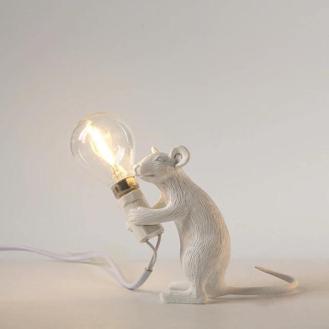 Veroa — Decorative Accent Lamp with Warm, Cozy Illumination