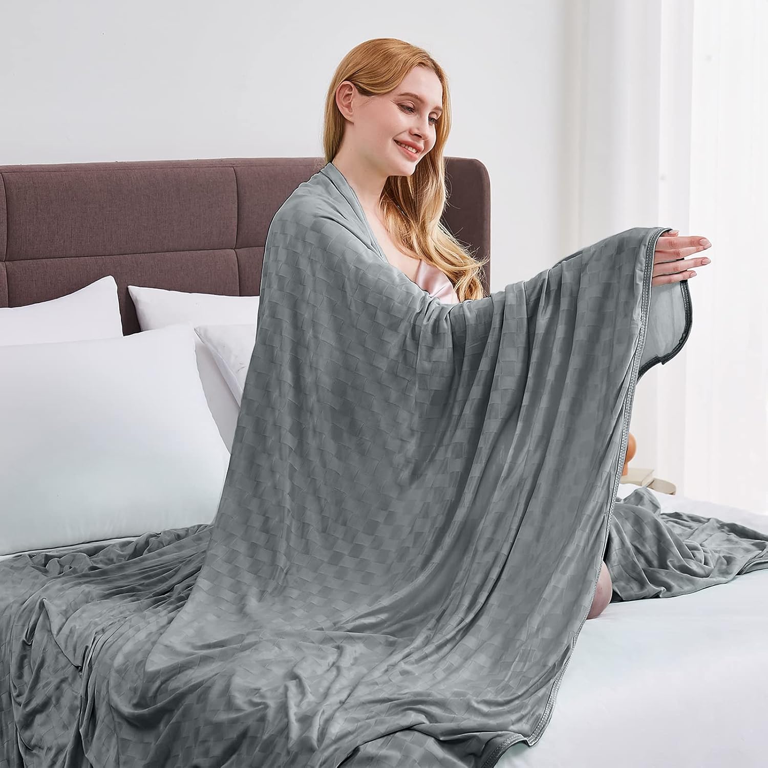 Cooling Blanket for Warm Sleepers with Arc-Chill Technology – Soft, Breathable Comfort Year-Round