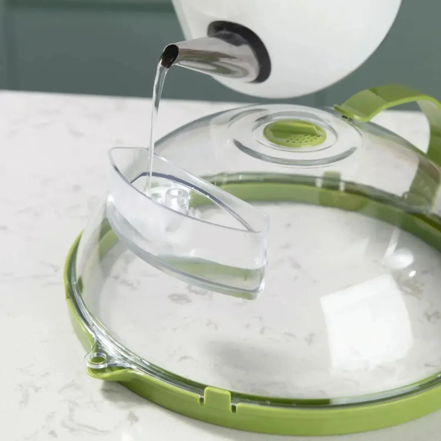 Food Cover for Microwave with Integrated Water Steamer