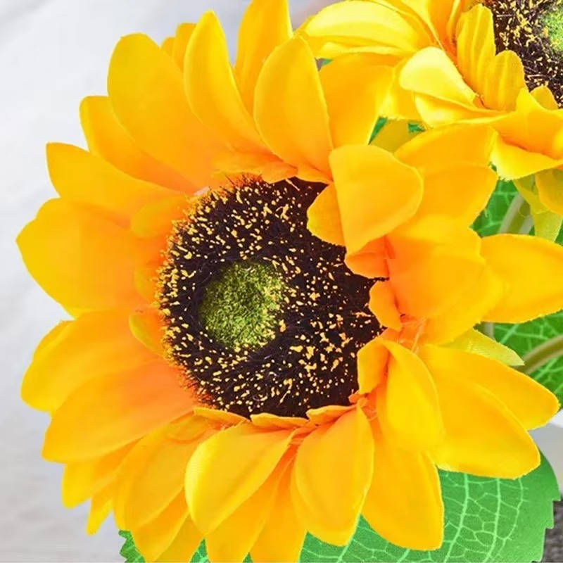 Table Lamp in Sunflower Design
