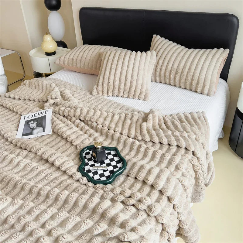 Ardena Plush — Soft Fleece Blanket with Cozy Plaid Design