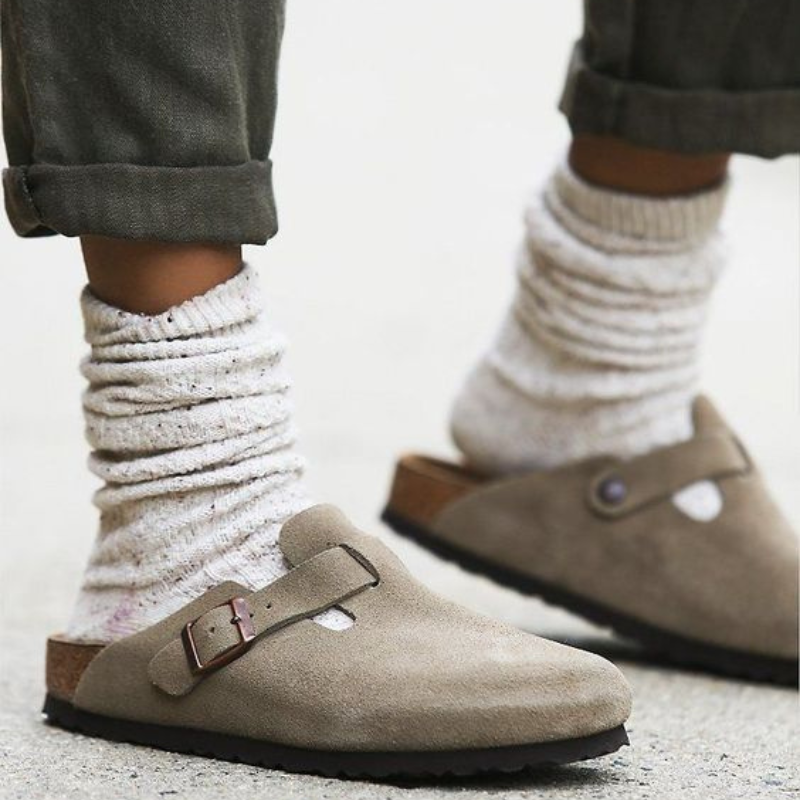 EleganceStep Unisex Leather Sandals for All Occasions