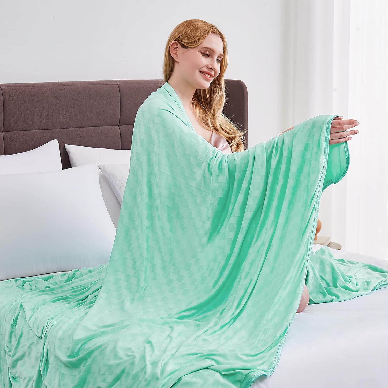 Cooling Blanket for Warm Sleepers with Arc-Chill Technology – Soft, Breathable Comfort Year-Round