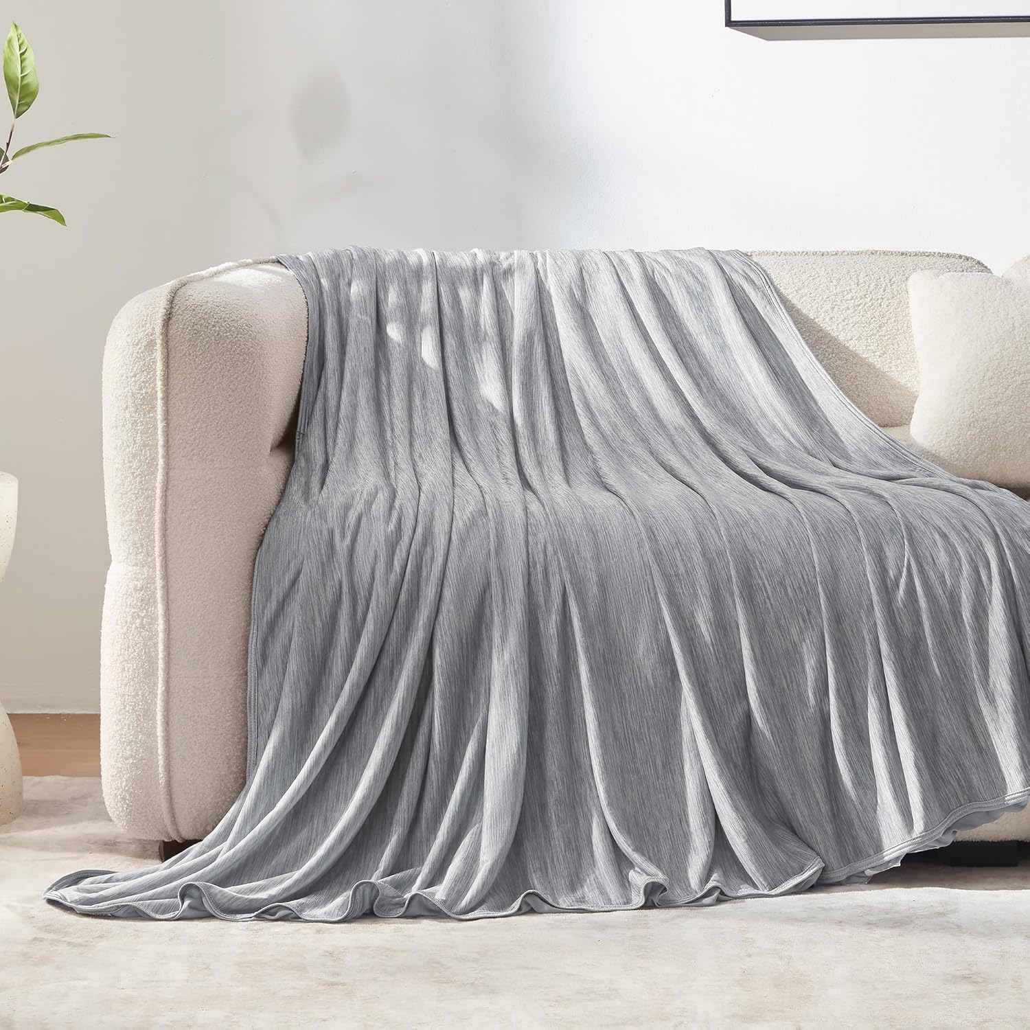 Lightweight Summer Blanket with Arc-Chill Technology for Hot Sleepers