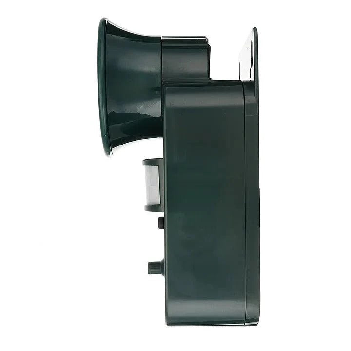 5000sqft Battery-Powered Ultrasonic Animal Deterrent with Motion Sensing