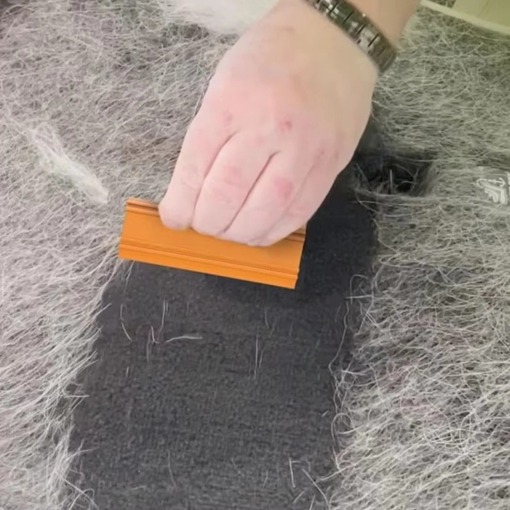 Compact Fur Remover for Easy Carpet Cleaning