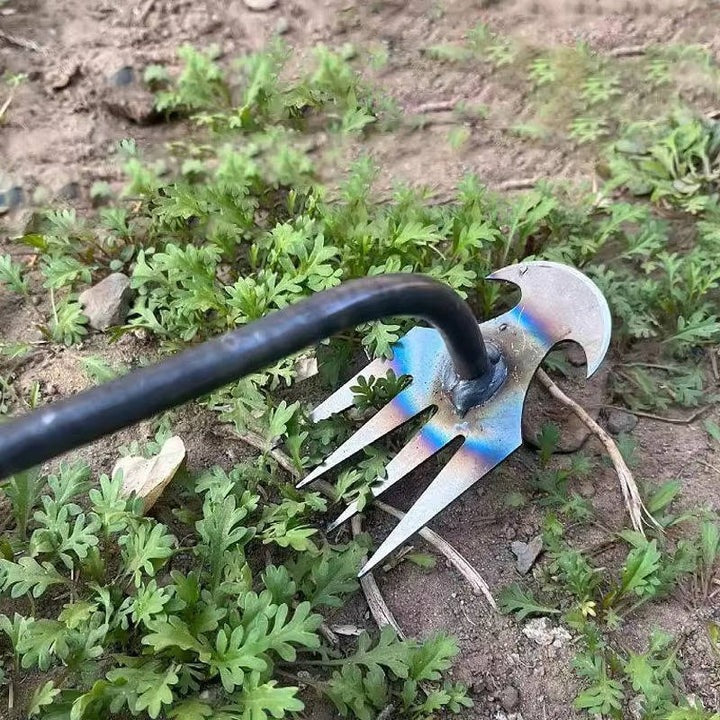 Ergonomic Handheld Weed Extractor with Steel Tines for Garden Use