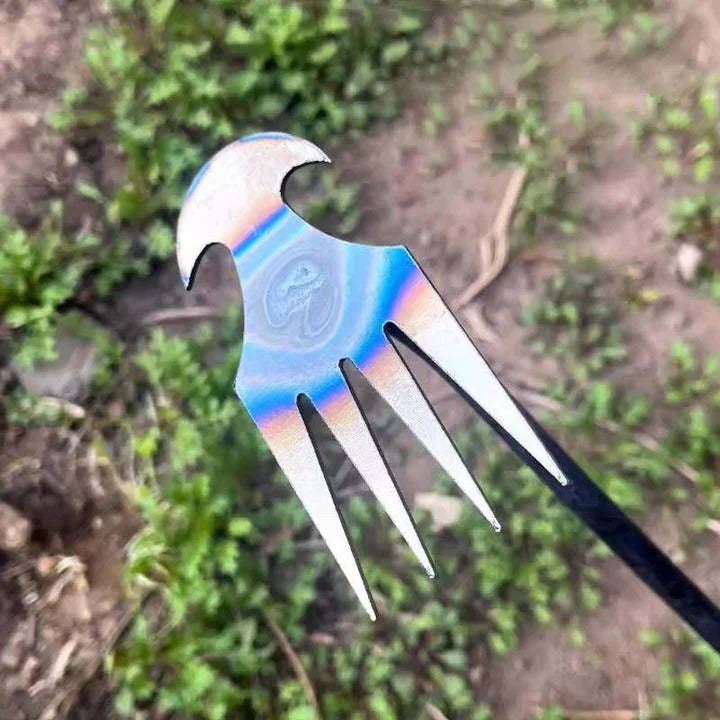 Ergonomic Handheld Weed Extractor with Steel Tines for Garden Use