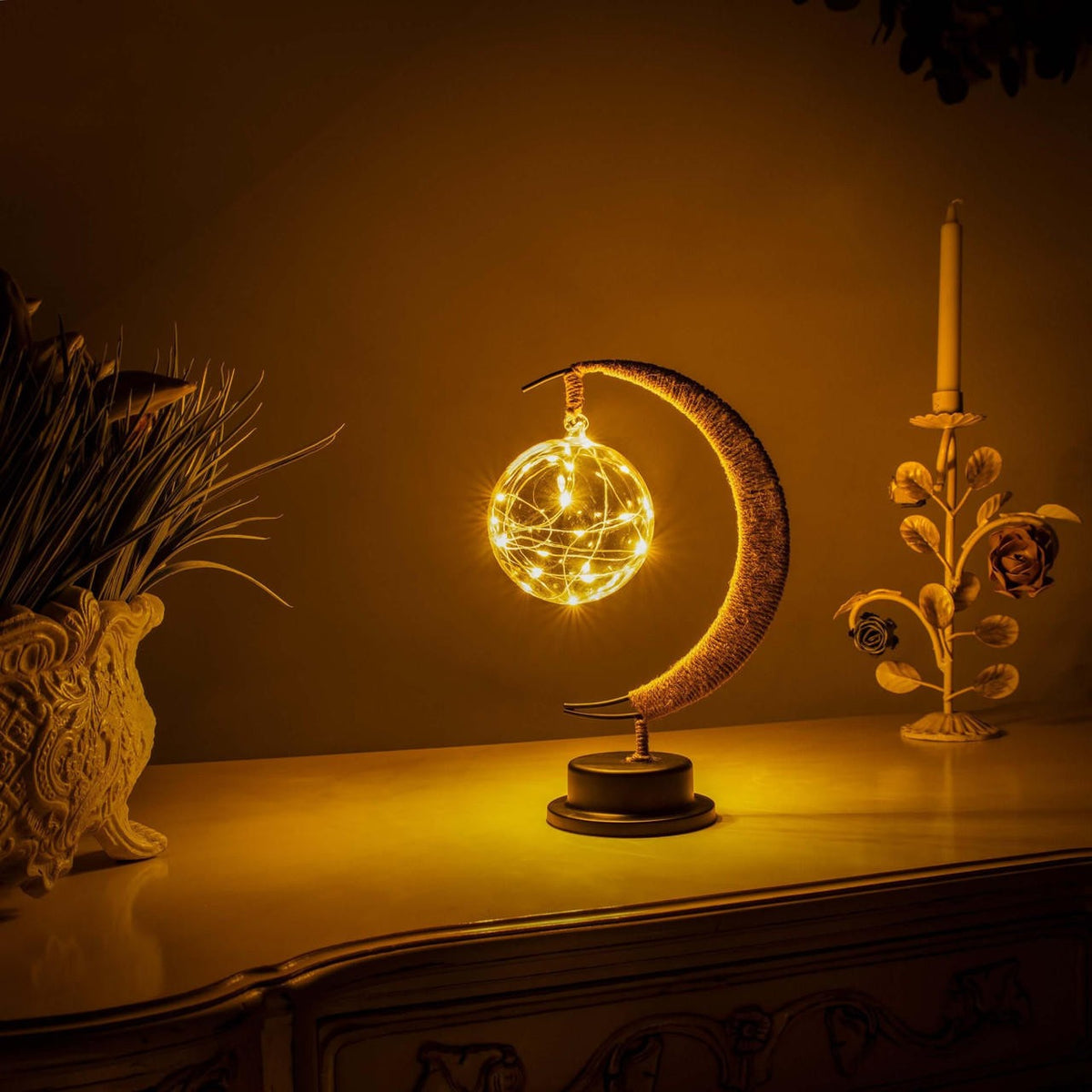 Luminous Moonlight Sphere Lamp - Warm & Inviting Light
