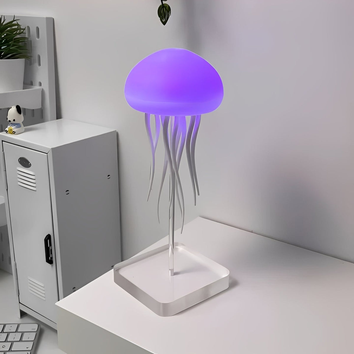 Tranquil Ocean Vibes: Floating Jellyfish Lamp