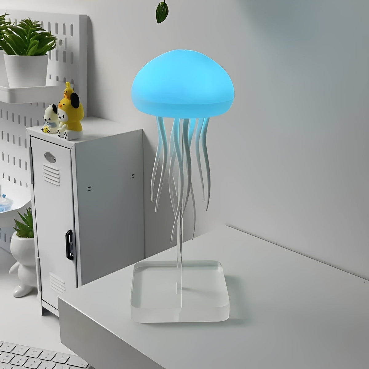 Tranquil Ocean Vibes: Floating Jellyfish Lamp