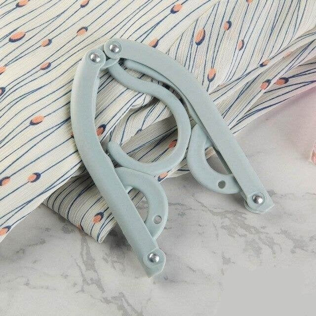 Compact Travel Clothes Hanger for Easy Packing