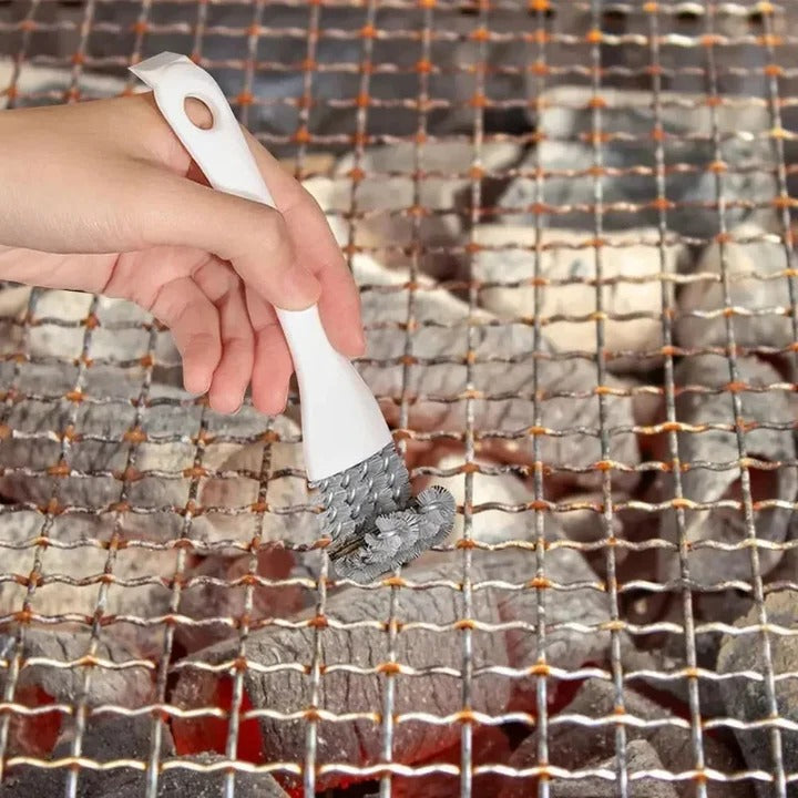 Precision Grill Brush with V-Shaped Scraper for Ultimate Cleaning