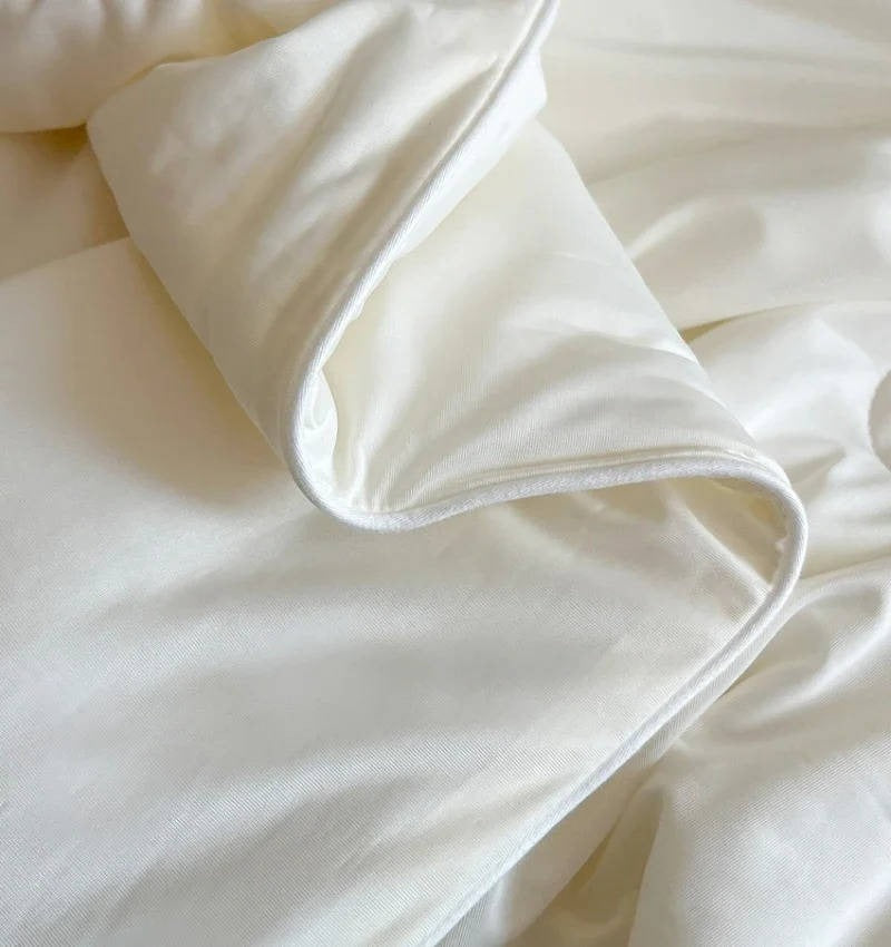 Ultra-Light Summer Chill Blanket with Cooling Fabric