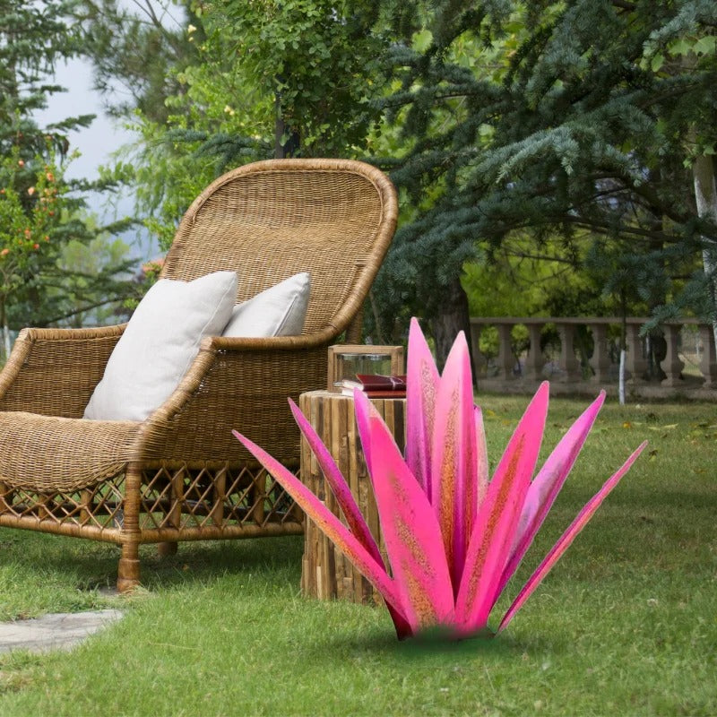 Rustic Metal Agave Plant for Indoor and Outdoor Decor