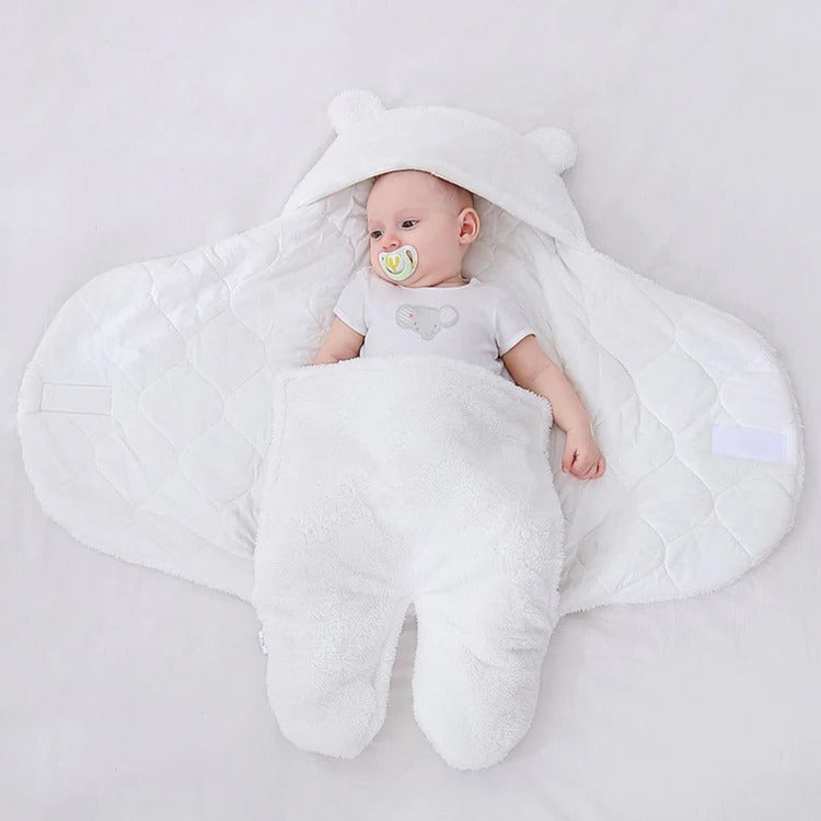 Kids' Pajamas Featuring Cute Bear Design