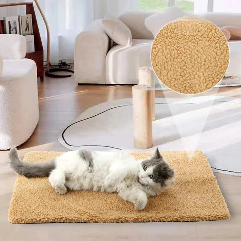Eco-Friendly Self-Warming Pet Blanket for Cats and Dogs
