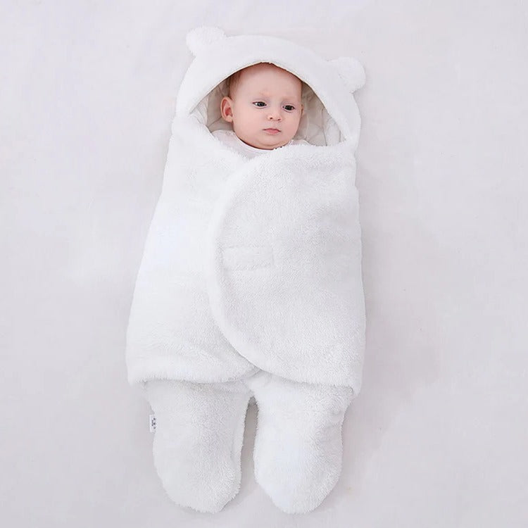 Kids' Pajamas Featuring Cute Bear Design