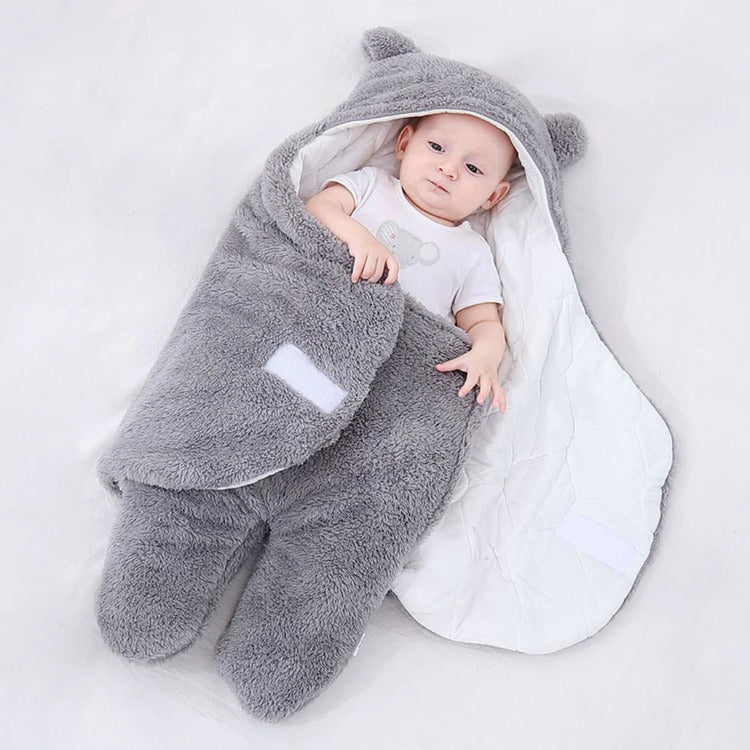 Kids' Pajamas Featuring Cute Bear Design