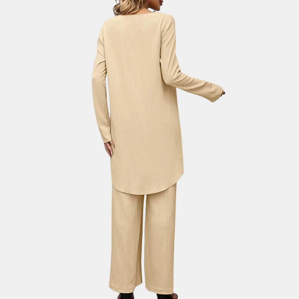 Chic Women's Long Sleeve Outfit for Every Occasion