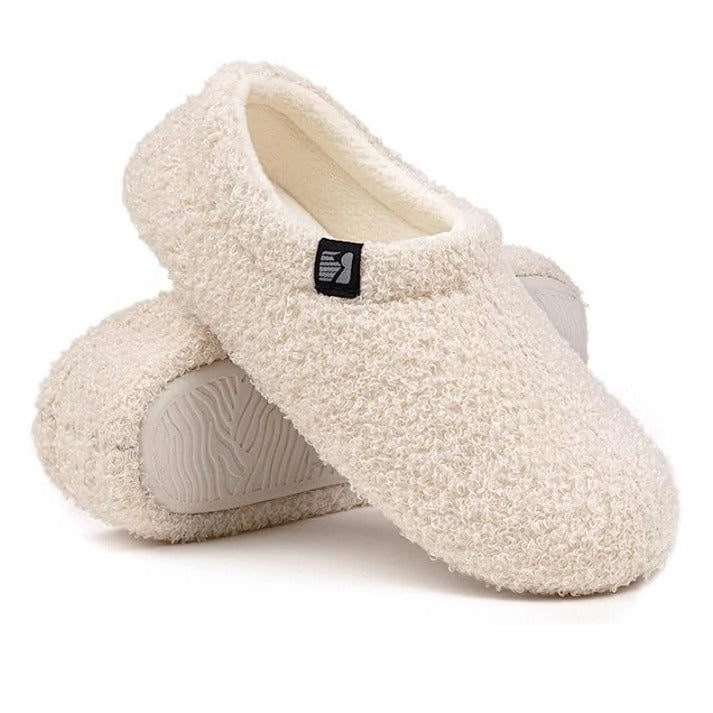 Cozy Fleece-Lined Closed-Back Indoor Slippers