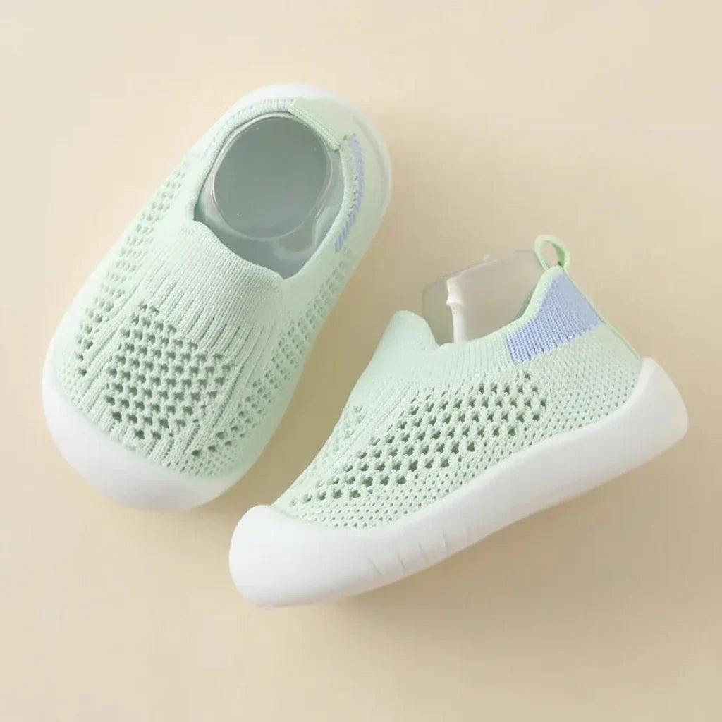 Breathable Kids' Sneakers for Active Playtime with Non-Slip Grip