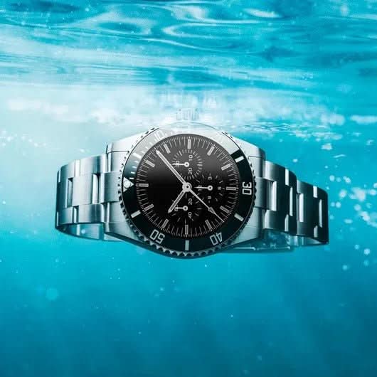 TitanShield Adventure Smartwatch with GPS & Health Insights