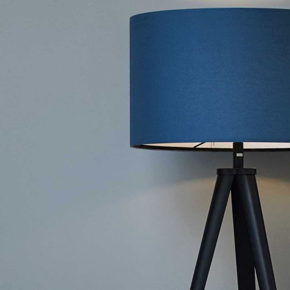 Taavita floor lamp in petrol blue | Taavita Tri with three black legs