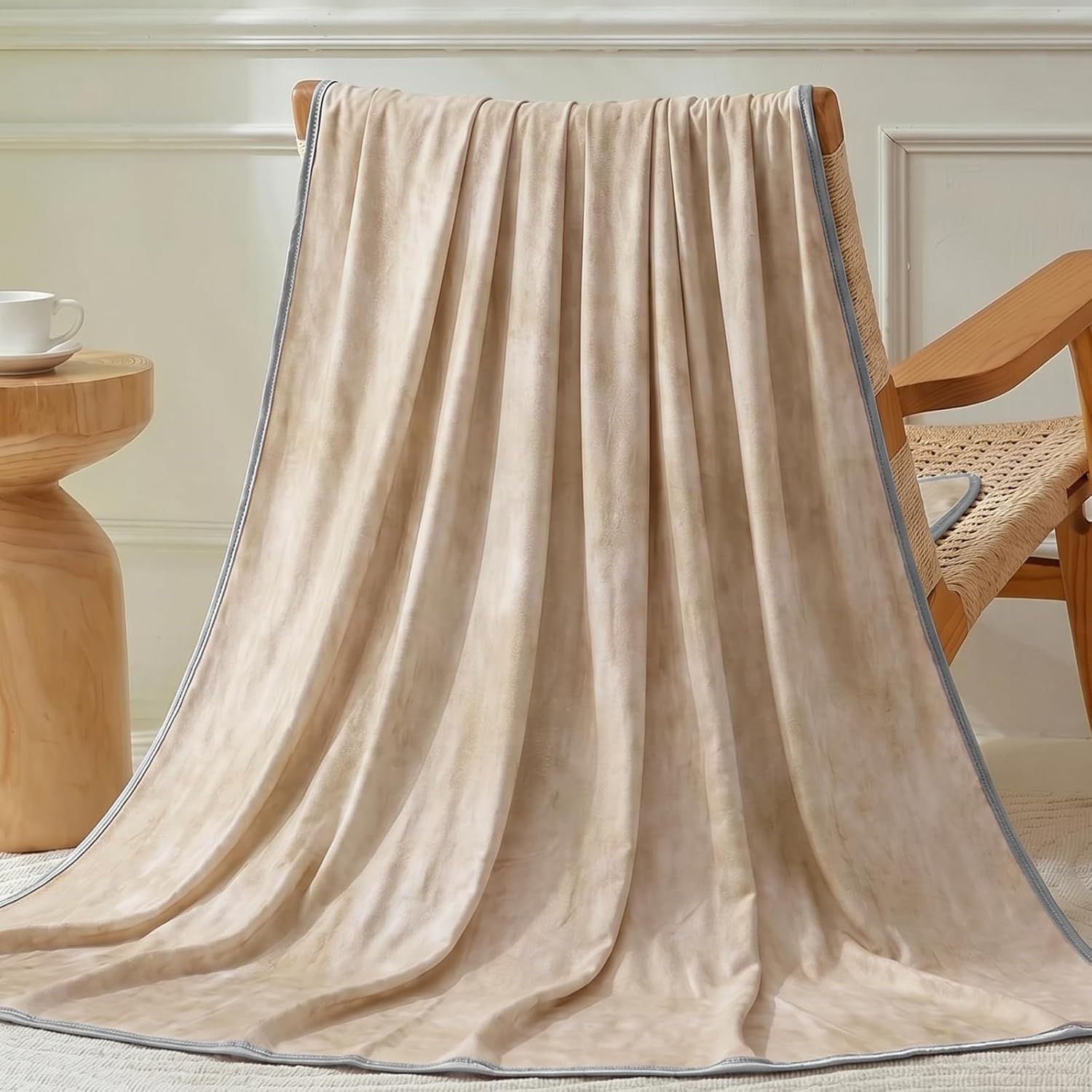 Cooling Throw Blanket for Hot Sleepers – Lightweight Summer Comfort