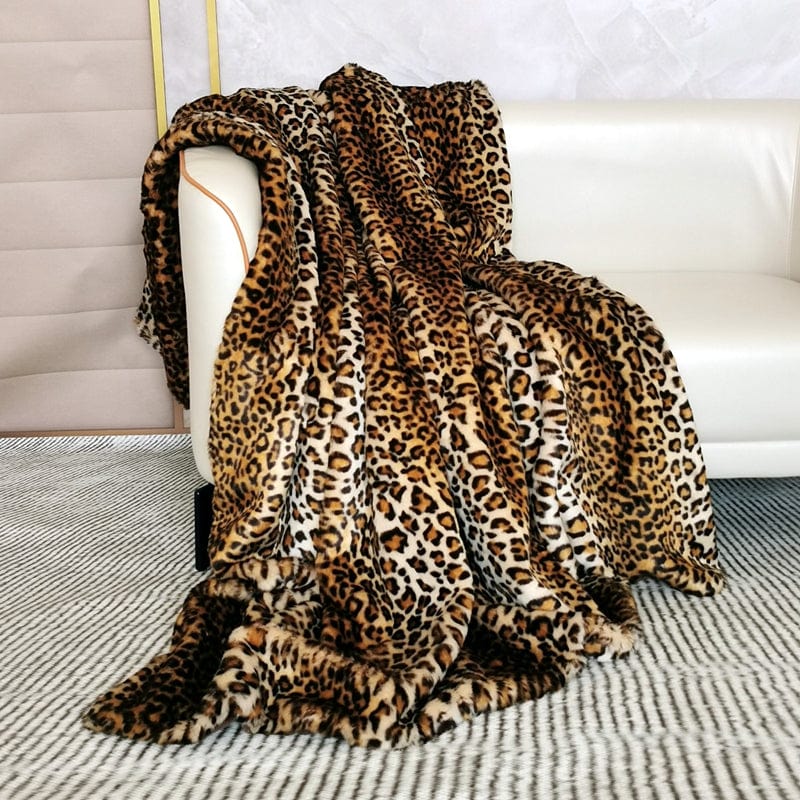 Taavita Fleece Blanket Made of Faux Fur – Luxurious, Soft, and Stylish