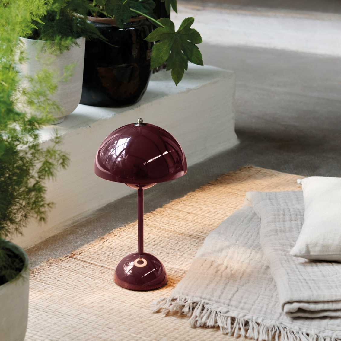Adjustable Wireless, Dimmable LED Table Lamp