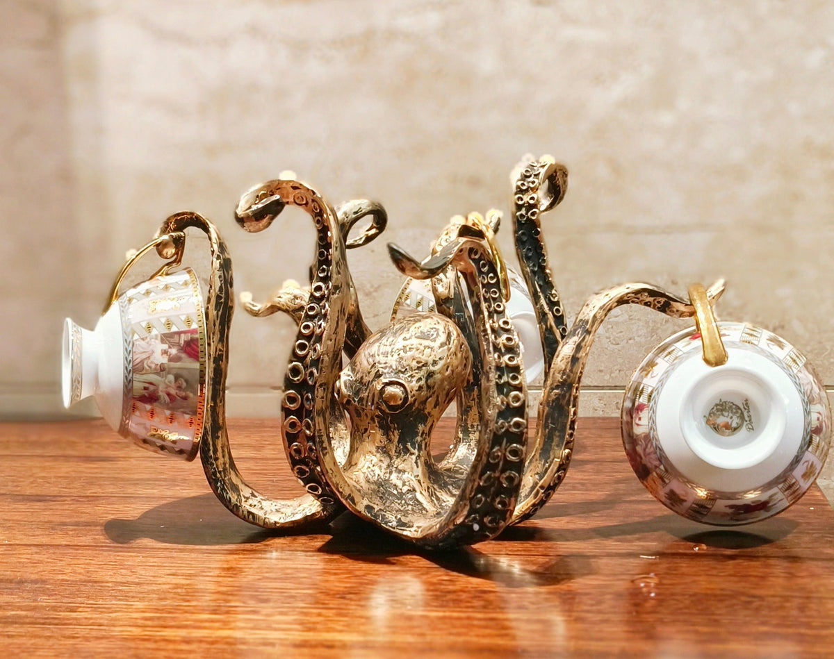 Nautical Mug Organizer with Artful Design for 8 Cups
